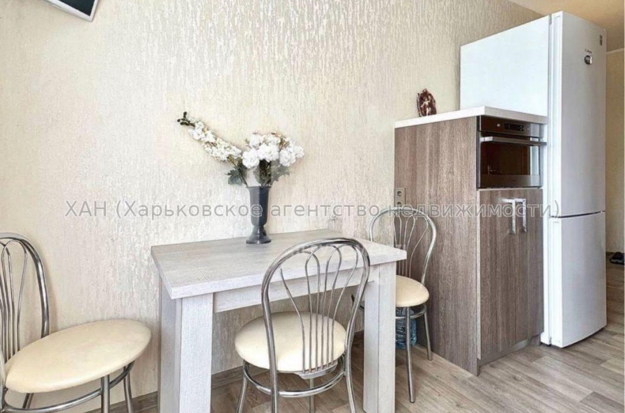 Продам квартиру, Победы просп. , 3  ком., 69 м², капитальный ремонт 