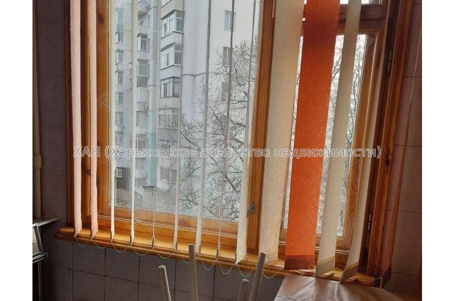 Продам квартиру, Победы просп. , 1 кім., 36.40 м², косметический ремонт 