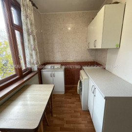 Продам квартиру, Победы просп. , 1  ком., 33 м², советский ремонт