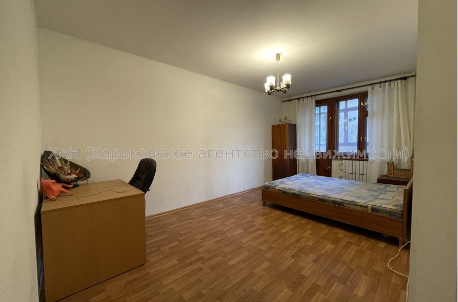 Продам квартиру, Победы просп. , 1  ком., 33 м², советский ремонт 