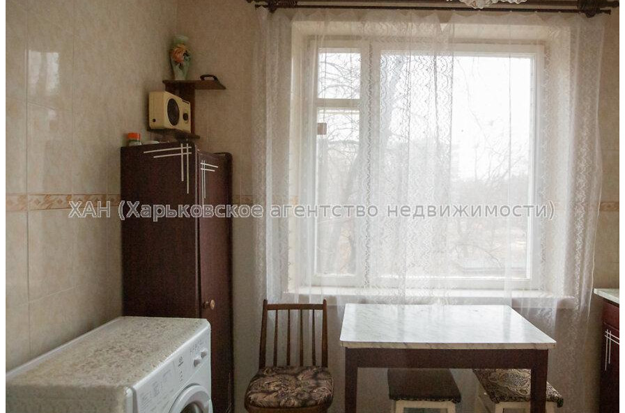 Продам квартиру, Тракторостроителей просп. , 3 кім., 64.80 м², косметический ремонт 