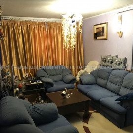 Продам квартиру, Жасминовый б-р , 3 кім., 56 м², косметический ремонт