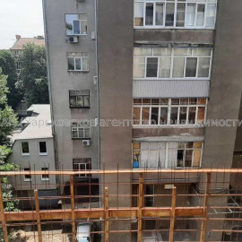 Продам квартиру, Григория Сковороды ул. , 3 кім., 64 м², без отделочных работ