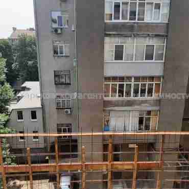 Продам квартиру, Григория Сковороды ул. , 3 кім., 64 м², без отделочных работ 