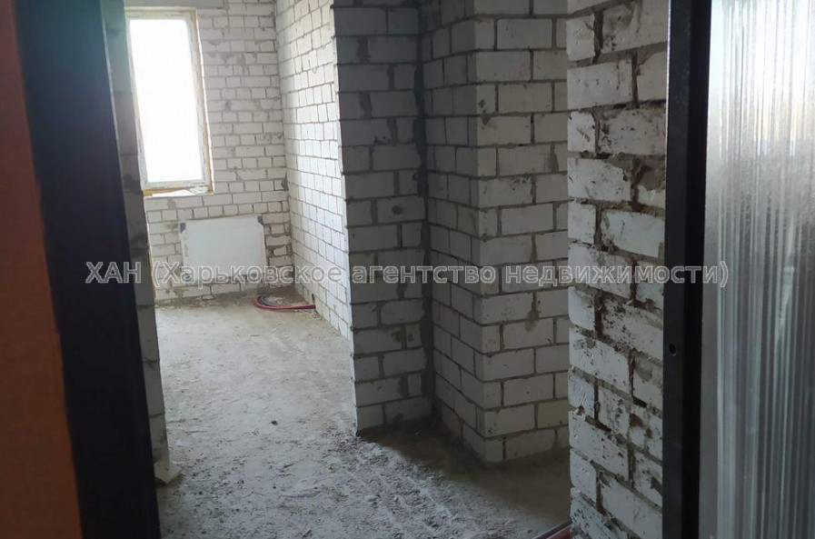 Продам квартиру, Мира ул. , 2 кім., 57.30 м², без внутренних работ 