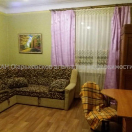 Продам квартиру, Навчальная ул. , 3 кім., 26 м², косметический ремонт