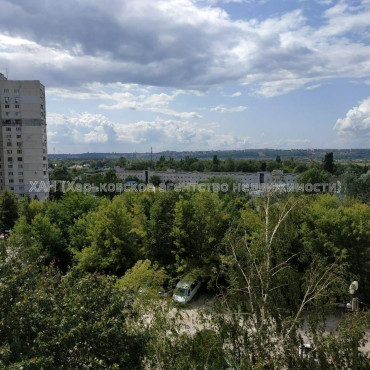 Продам квартиру, Соборности Украины ул. , 1 кім., 38 м², косметический ремонт 