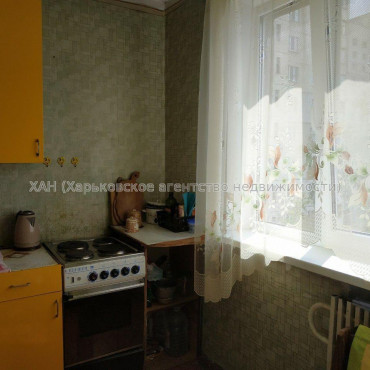 Продам квартиру, Соборности Украины ул. , 1 кім., 38 м², косметический ремонт 