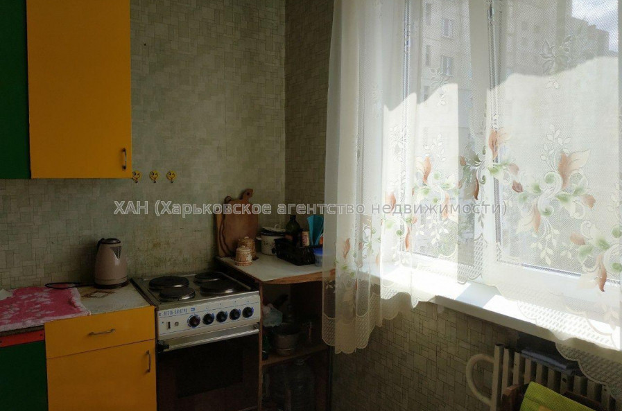 Продам квартиру, Соборности Украины ул. , 1  ком., 38 м², советский ремонт 