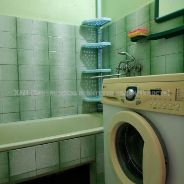 Продам квартиру, Соборности Украины ул. , 1 кім., 38 м², косметический ремонт 