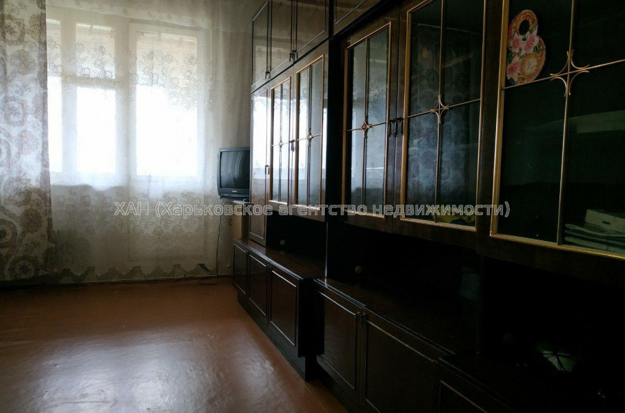 Продам квартиру, Соборности Украины ул. , 1  ком., 38 м², советский ремонт 