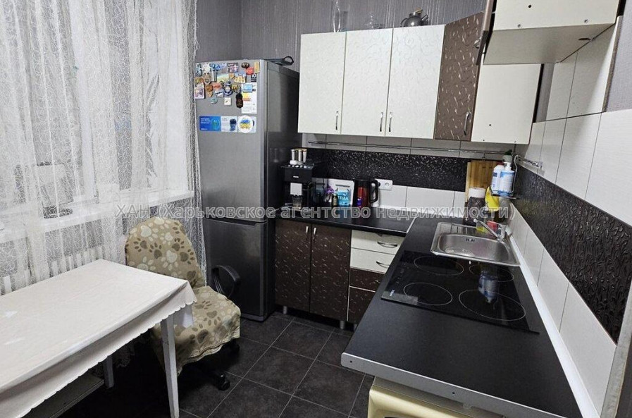 Продам квартиру, Зубарева Александра ул. , 2 кім., 52 м², капитальный ремонт 