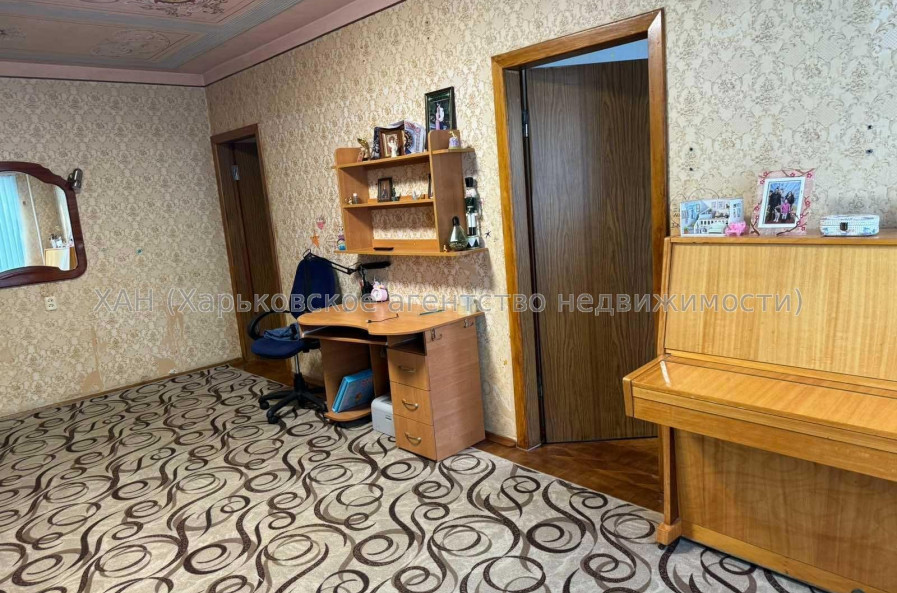 Продам квартиру, Людвига Свободы просп. , д. 35 , 4 кім., 70.80 м², советский ремонт 