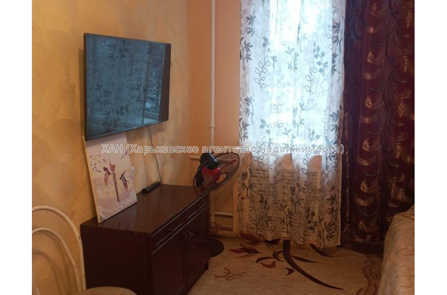 Продам квартиру, 23 Августа ул. , 1 кім., 16 м², косметический ремонт 