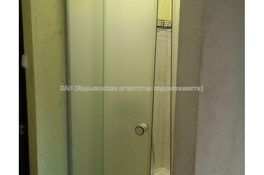 Продам квартиру, 23 Августа ул. , 1 кім., 16 м², косметический ремонт 