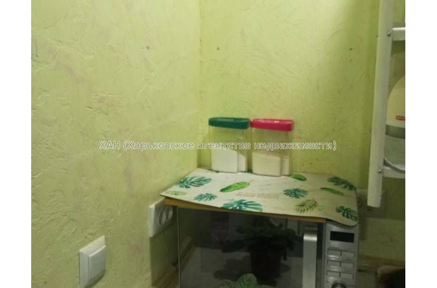 Продам квартиру, 23 Августа ул. , 1 кім., 16 м², косметический ремонт 