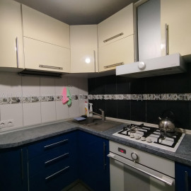 Сдам квартиру, 23 Августа пер. , 1  ком., 44 м², капитальный ремонт