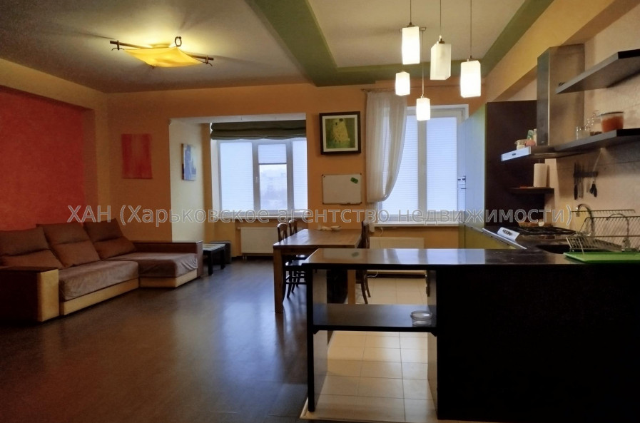 Продам квартиру, Непокоренных ул. , 4 кім., 166.70 м², капитальный ремонт 