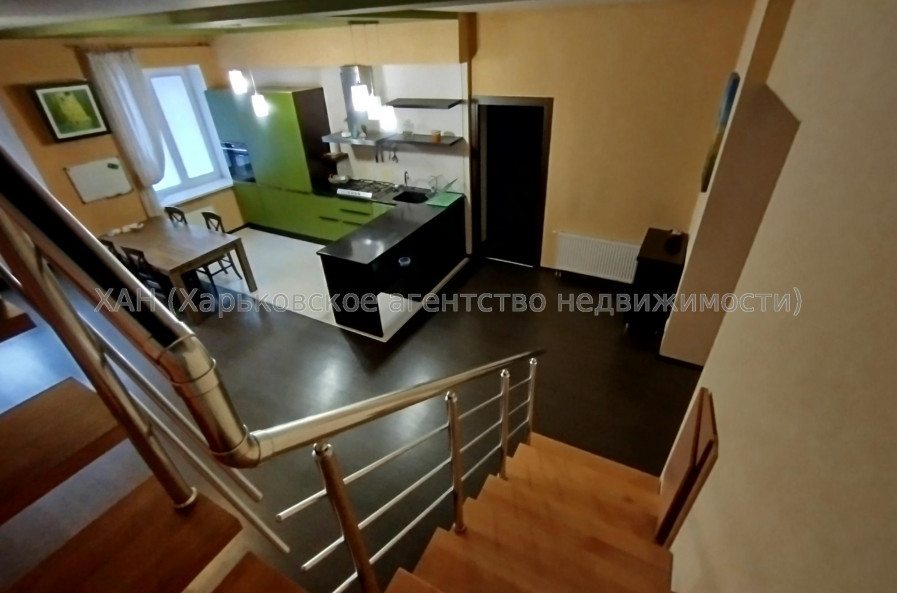 Продам квартиру, Непокоренных ул. , 4 кім., 166.70 м², капитальный ремонт 