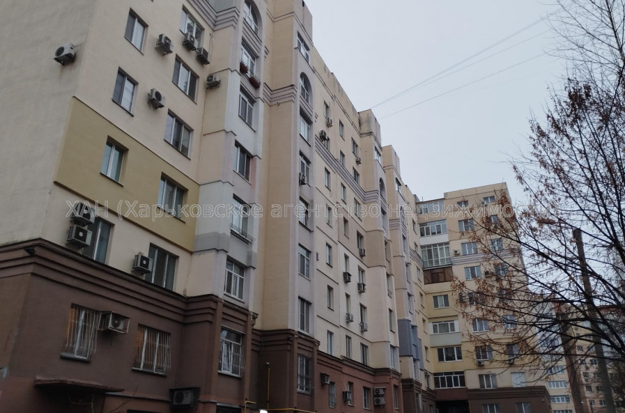 Продам квартиру, Непокоренных ул. , 4 кім., 166.70 м², капитальный ремонт 