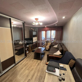 Продам квартиру, Вернадского ул. , 2  ком., 60 м², косметический ремонт