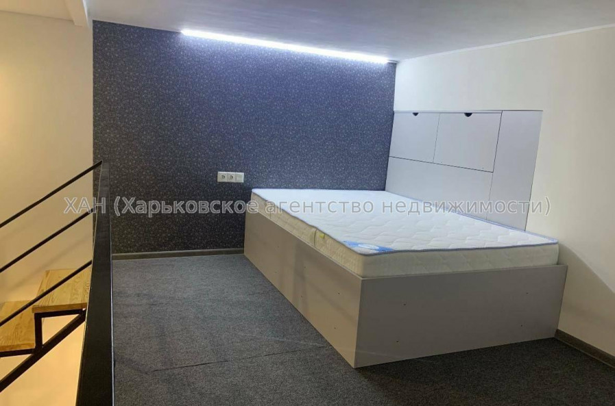 Продам квартиру, Лозовская ул. , д. 5 , 1 кім., 19.70 м², косметический ремонт 