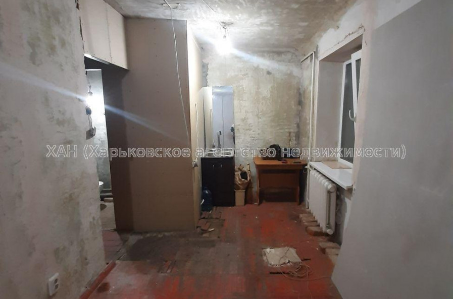 Продам квартиру, Ньютона ул. , 1  ком., 26.70 м², частичный ремонт 