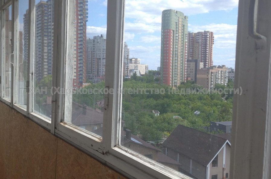 Продам квартиру, Науки просп. , 2  ком., 45 м², советский ремонт 