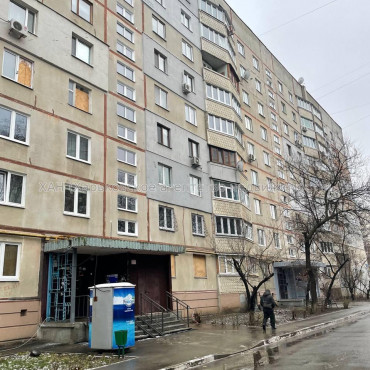 Продам квартиру, Соборности Украины ул. , 1 кім., 32 м², косметический ремонт 