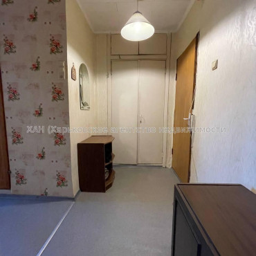 Продам квартиру, Соборности Украины ул. , 1 кім., 32 м², косметический ремонт 