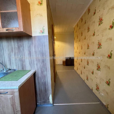 Продам квартиру, Соборности Украины ул. , 1 кім., 32 м², косметический ремонт 