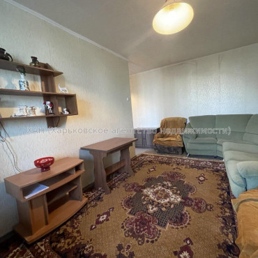 Продам квартиру, Соборности Украины ул. , 1 кім., 32 м², косметический ремонт 