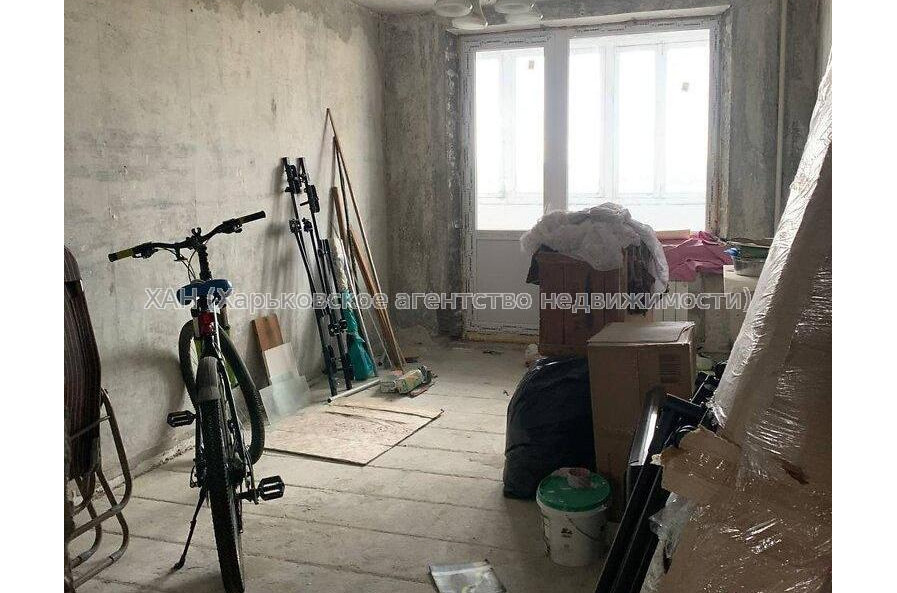 Продам квартиру, Единства ул. , 3  ком., 67 м², без ремонта 