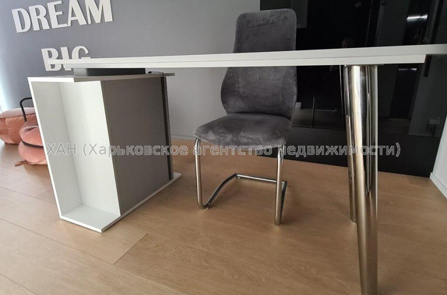 Продам квартиру, Качановская ул. , 7 кім., 113.60 м², косметический ремонт 