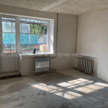 Продам квартиру, Юбилейная ул. , 1 кім., 38 м², частичный ремонт 