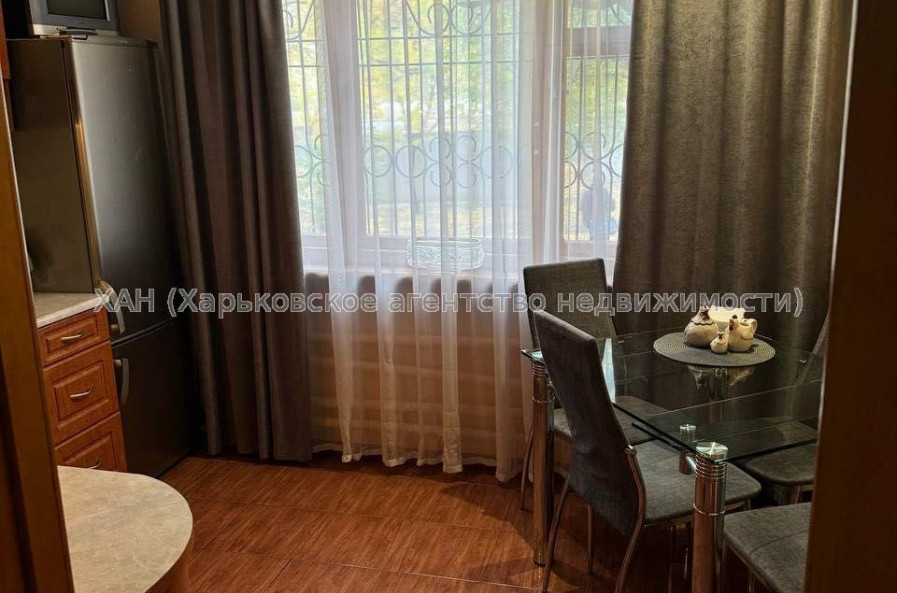 Продам квартиру, Болградская ул. , 3 кім., 66.40 м², евроремонт 