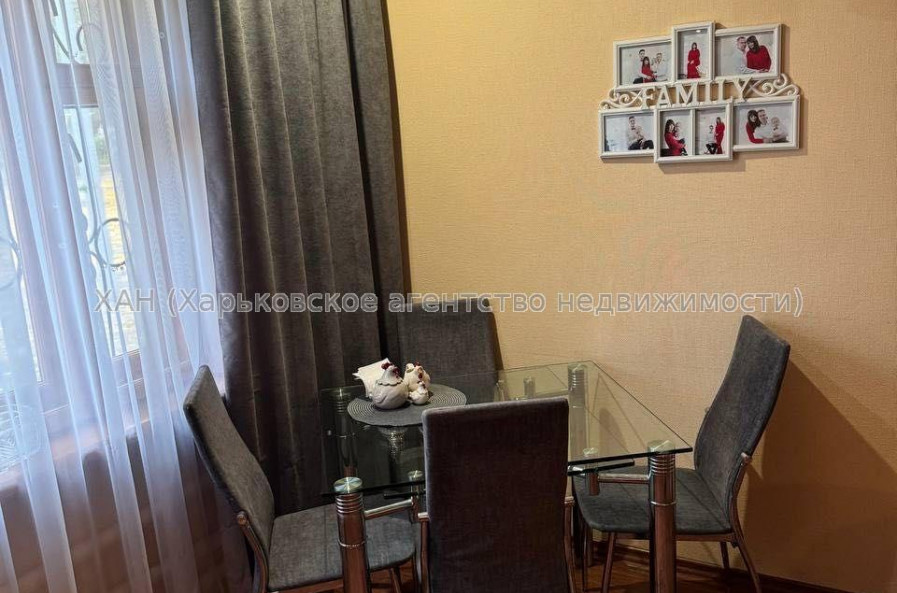 Продам квартиру, Болградская ул. , 3 кім., 66.40 м², евроремонт 