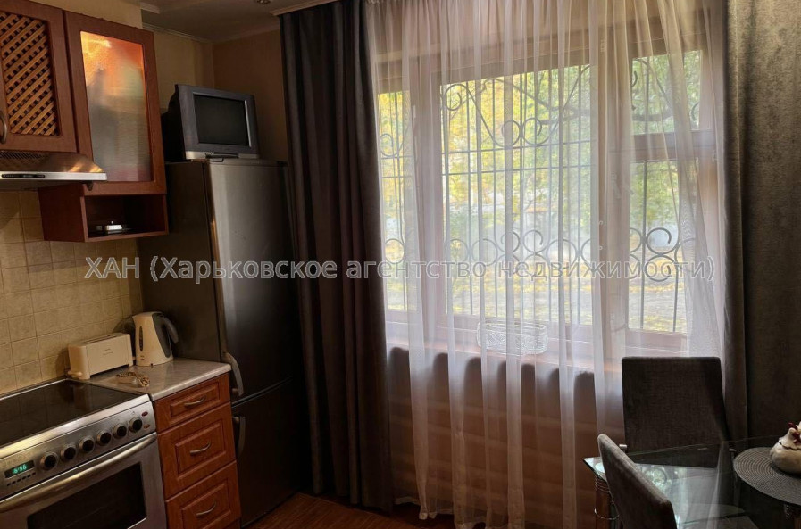 Продам квартиру, Болградская ул. , 3 кім., 66.40 м², евроремонт 