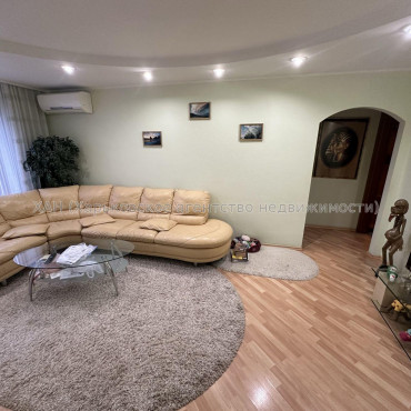 Продам квартиру, Продольная ул. , 3  ком., 69 м², евроремонт 