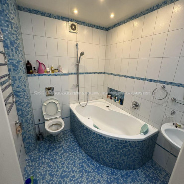 Продам квартиру, Продольная ул. , 3  ком., 69 м², евроремонт 