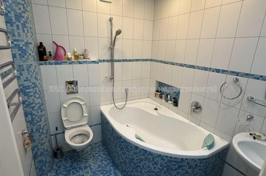 Продам квартиру, Продольная ул. , 3 кім., 69 м², евроремонт 