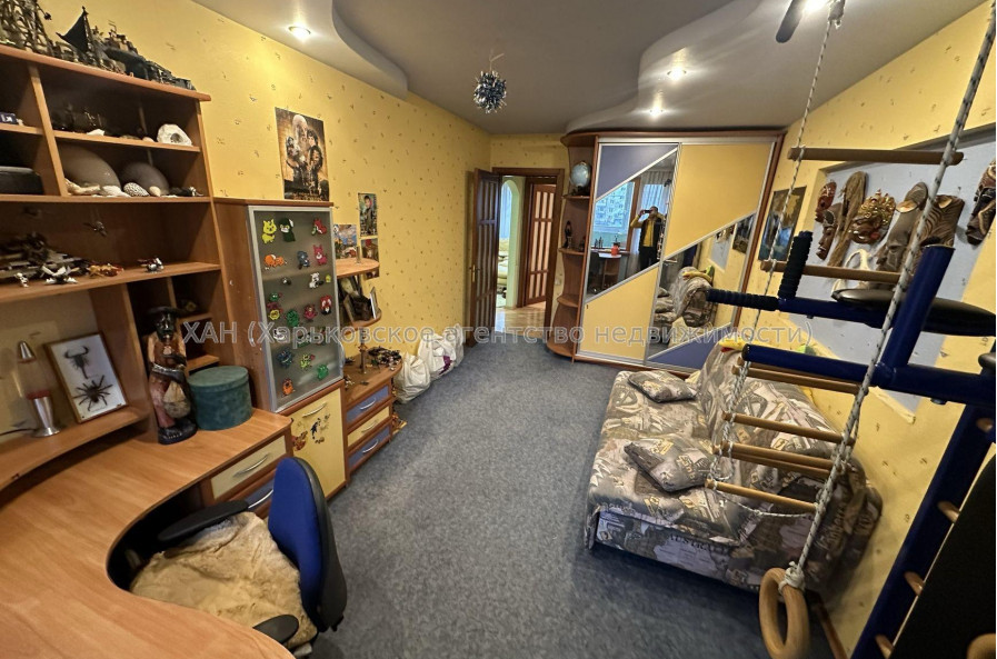 Продам квартиру, Продольная ул. , 3 кім., 69 м², евроремонт 