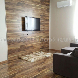 Продам квартиру, Науки просп. , 2 кім., 75 м², авторский дизайн