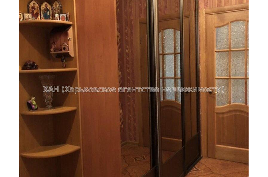 Продам квартиру, Кричевского ул. , 3 кім., 85 м², капитальный ремонт 