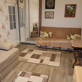 Продам квартиру, Непокоренных ул. , 1  ком., 32.40 м², капитальный ремонт