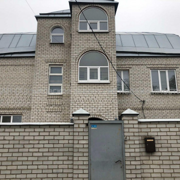 Продам будинок, Самаркандская ул. , 300 м², 7 соток, косметический ремонт 