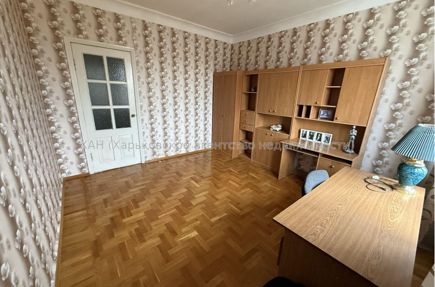 Продам будинок, Самаркандская ул. , 300 м², 7 соток, косметический ремонт 