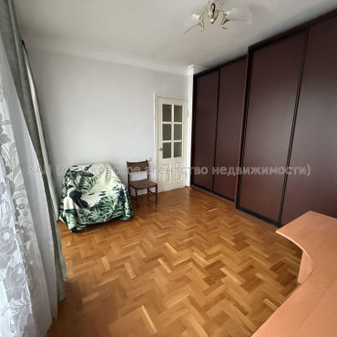 Продам будинок, Самаркандская ул. , 300 м², 7 соток, косметический ремонт 