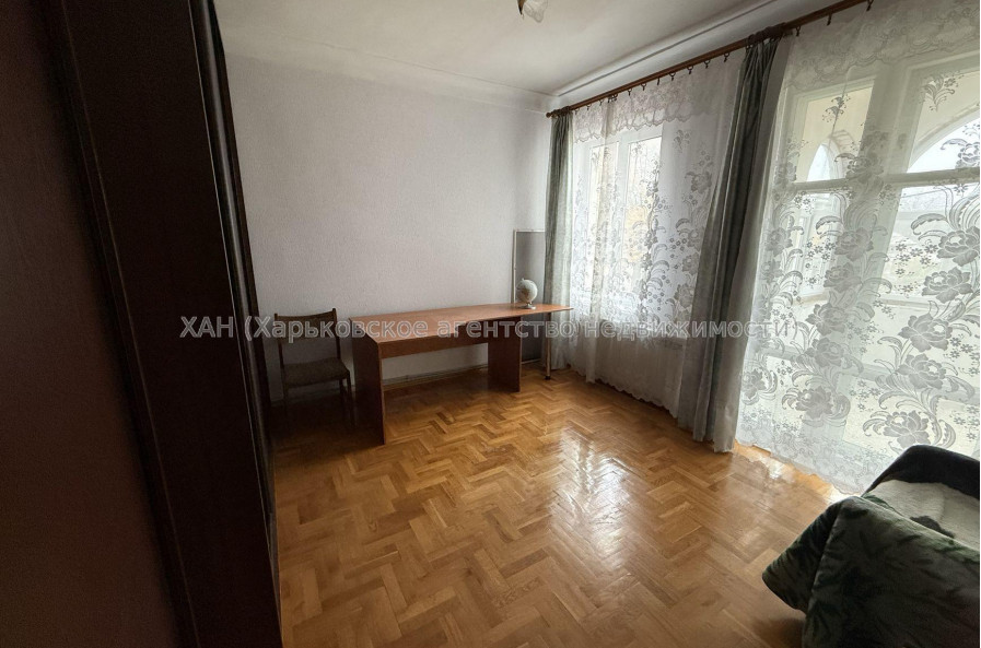 Продам будинок, Самаркандская ул. , 300 м², 7 соток, косметический ремонт 