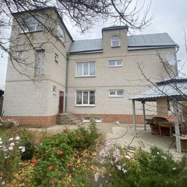 Продам будинок, Самаркандская ул. , 300 м², 7 соток, косметический ремонт 